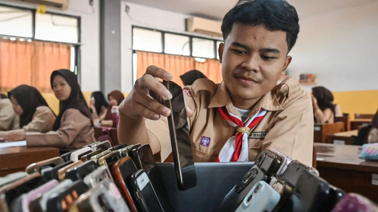 Indonesia Bisa Menginspirasi Negara Lain untuk Batasi Medsos pada Anak